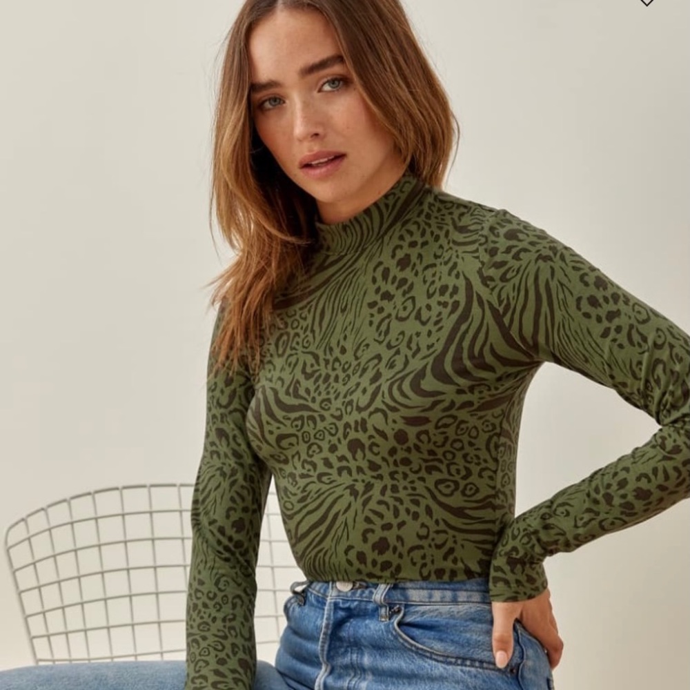 NWT Bailey top - M